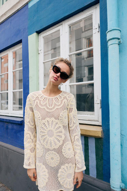 ZARA КОРОТКОЕ ПЛАТЬЕ КРОШЕ, ЭКРЮ