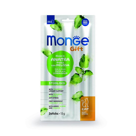 Monge Gift Лакомство для кошек "Мягкие палочки" со свежей Уткой, мелиссой и клюквой для стерилизованных,15 гр
