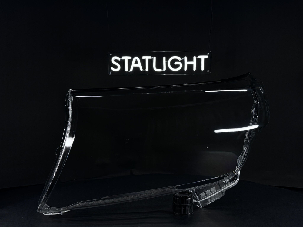 Левое стекло фары Toyota LC200 2012-2015