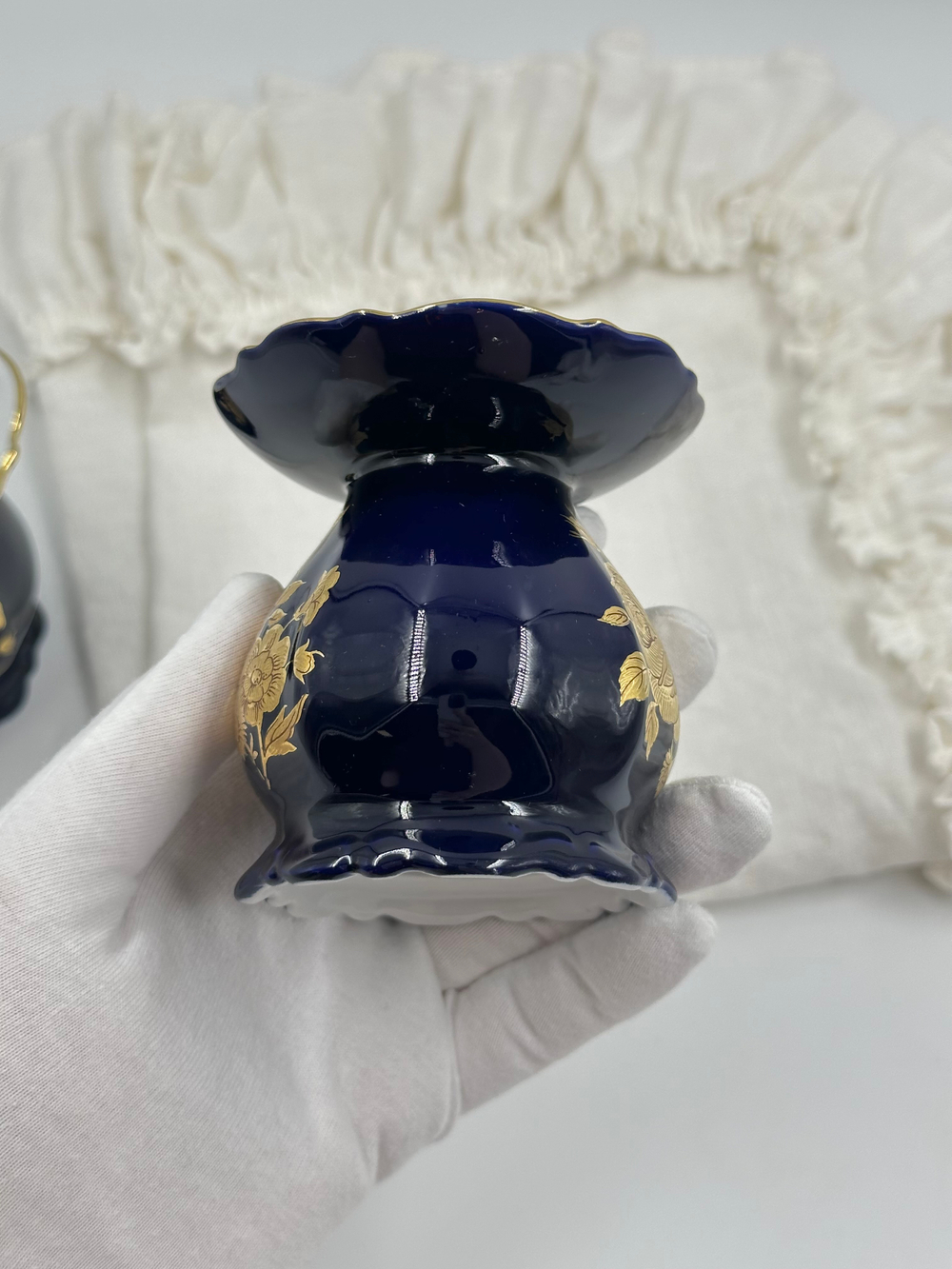 Подсвечник кобальтовый с золотыми розами