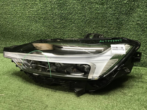 Битая Фара левая Volvo XC60 2 (2017-2021) LED