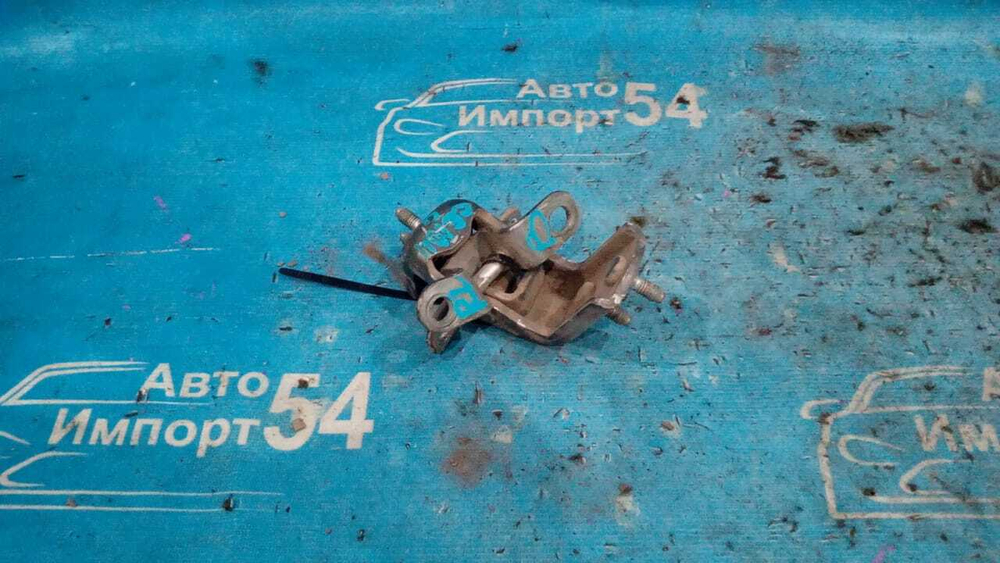 Петля двери задней левой TOYOTA SPRINTER 1995
