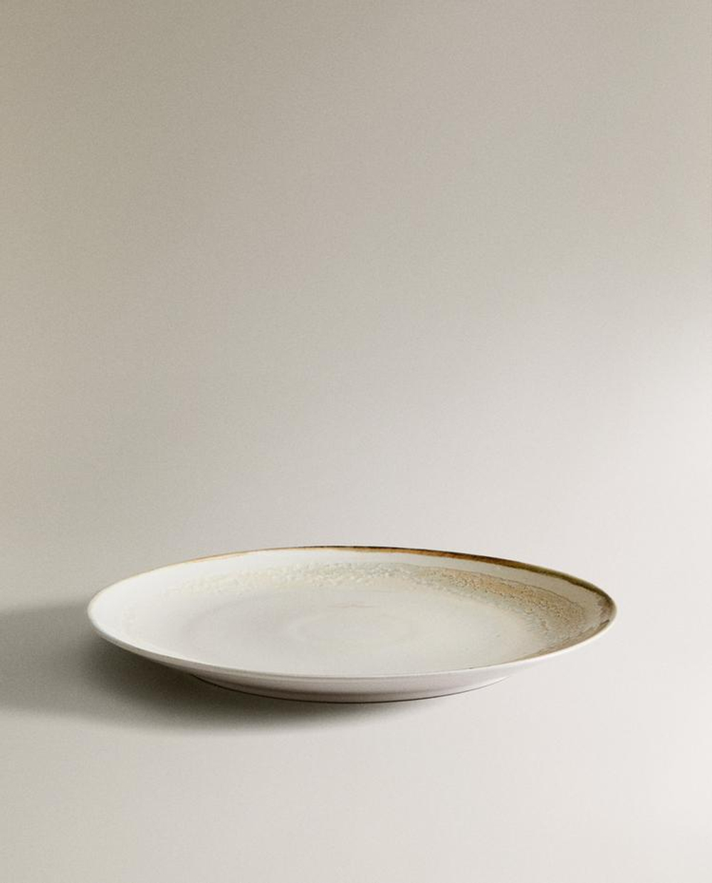 ZARA HOME КРУГЛОЕ БЛЮДО ИЗ КЕРАМИКИ, ЭКРЮ