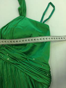 Платье изумрудное 42-44 размер, новое