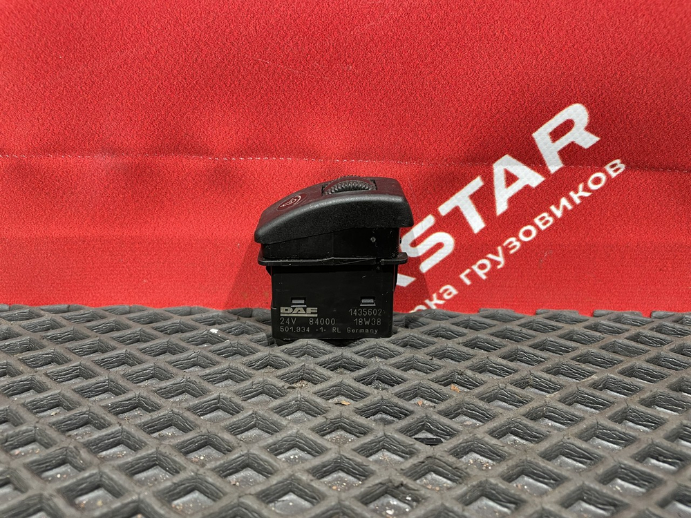 Кнопка освещения панели приборов