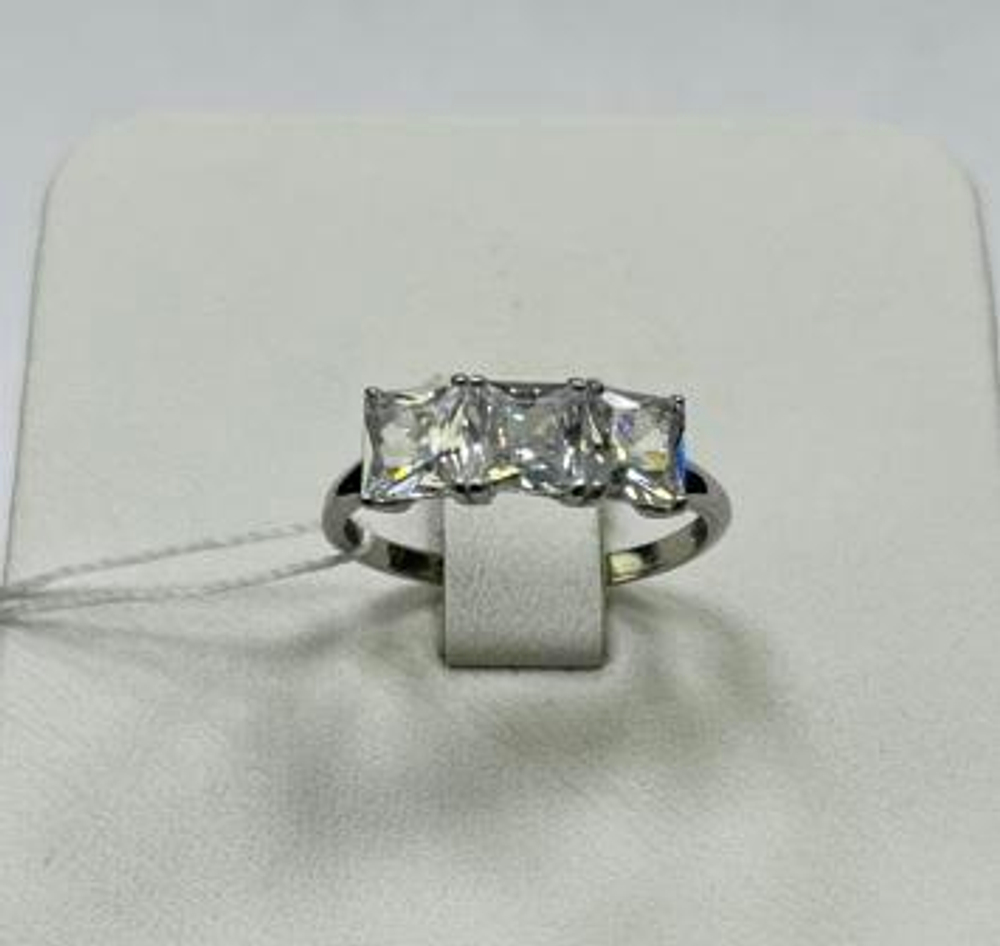 Кольцо из серебра с фианитами