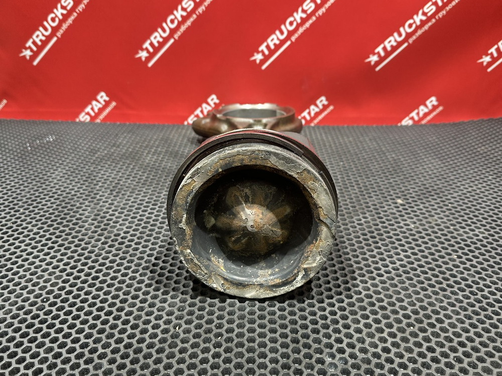 Поршень с шатуном