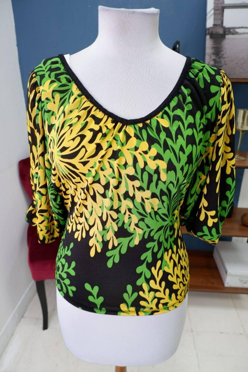 Блузка яркая 46 размер