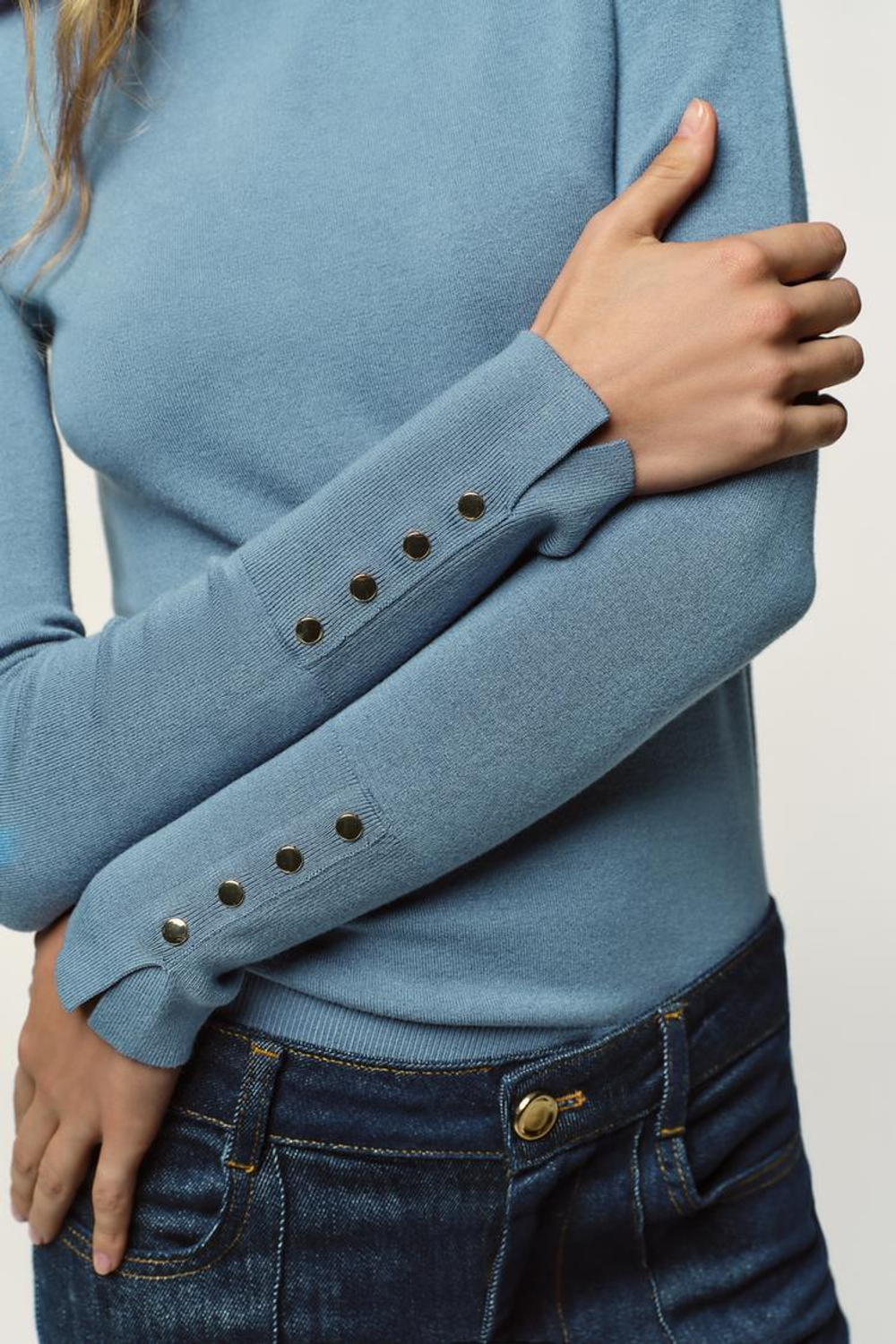 ZARA БАЗОВЫЙ ТРИКОТАЖНЫЙ ДЖЕМПЕР С ВЫСОКИМ ВОРОТНИКОМ, ВЫЦВЕТШИЙ СИНИЙ