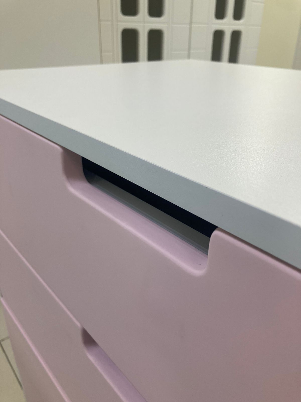 Комод Облако с 4 ящиками МДФ белый/орхидея