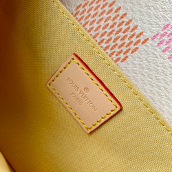 Louis Vuitton Pochette Metis East West
