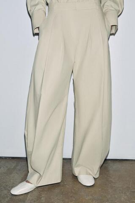 ZARA БРЮКИ С ЗАЩИПАМИ ZW LIMITED EDITION, СВЕТЛО-БЕЖЕВЫЙ