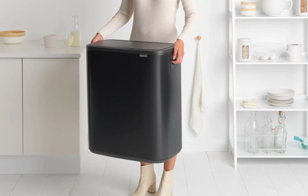 Brabantia Контейнер для мусора Bo Touch 60 л матовый черный