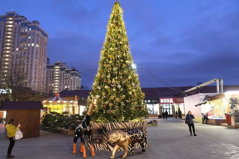 Большая елка «Сказочная» (литая+пвх) 3 м