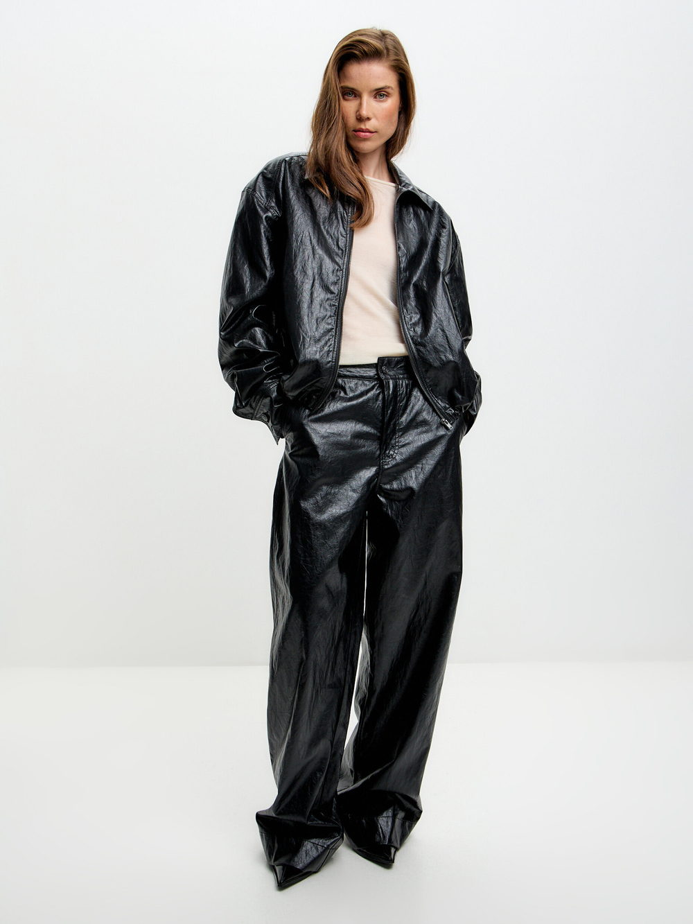 Брюки из экокожи UNI