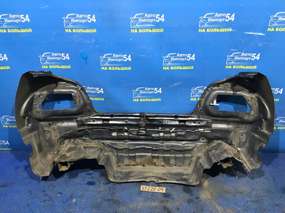 Панель задняя между задними крыльями TOYOTA AVENSIS 2001