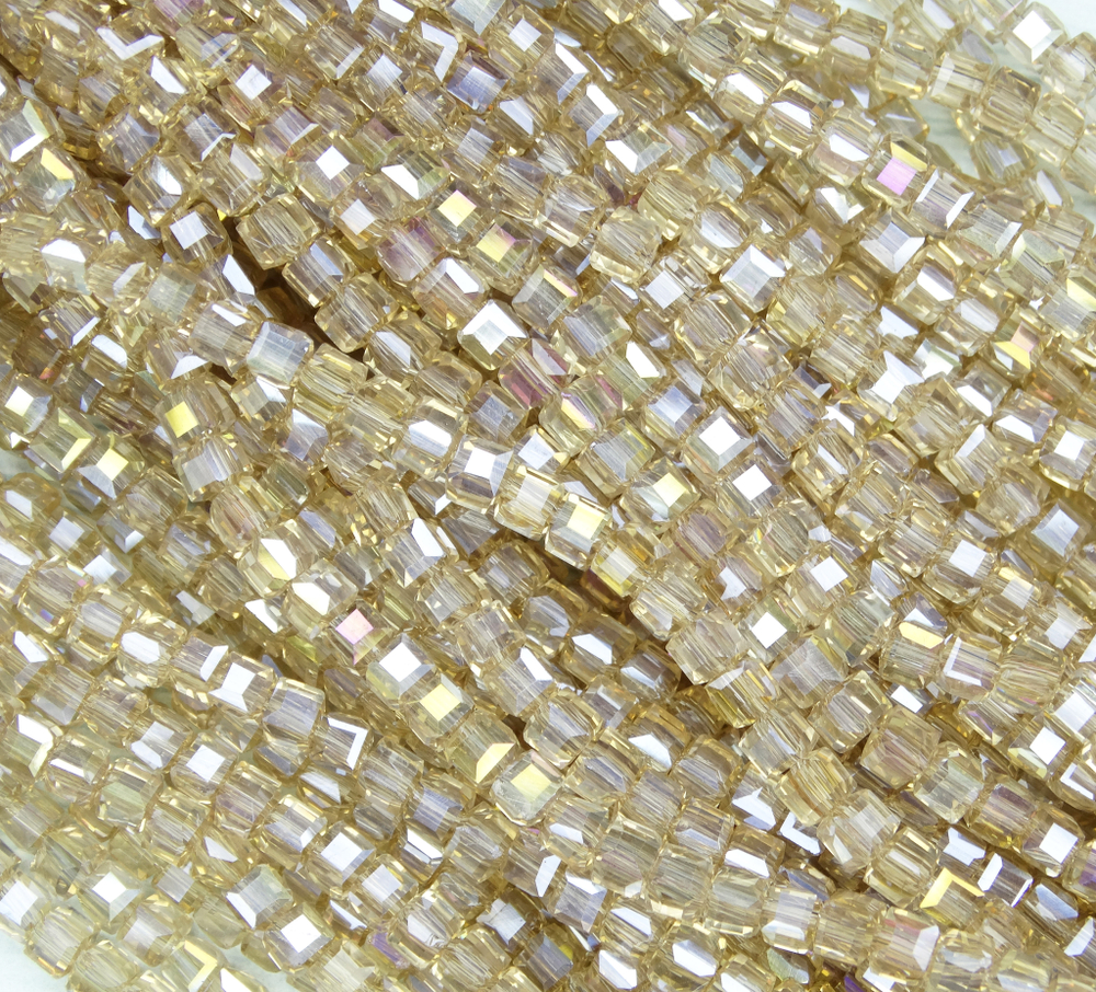 БВ002ДС4 Хрустальные бусины квадратные, цвет: бежевый AB прозрачный, размер 4 мм, кол-во: 44-45 шт.