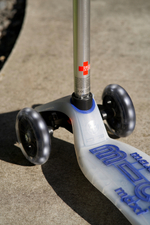 Самокат Maxi Micro Deluxe Flux LED Синий