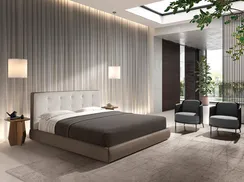 Кровать 7174 с обивкой из коричневой ткани и коричневой эко-кожи 180x200 см