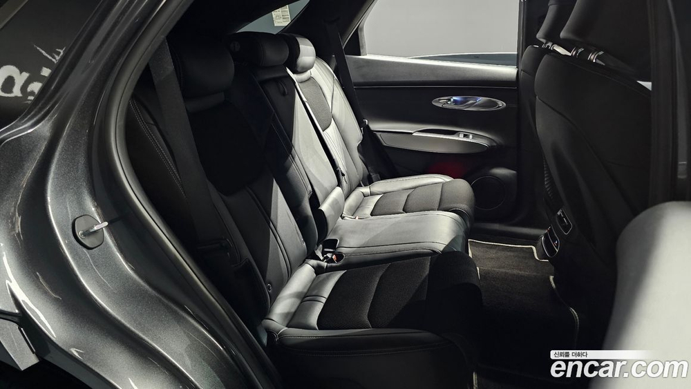 Genesis GV70 2.5T Бензин 2WD (05.2021)