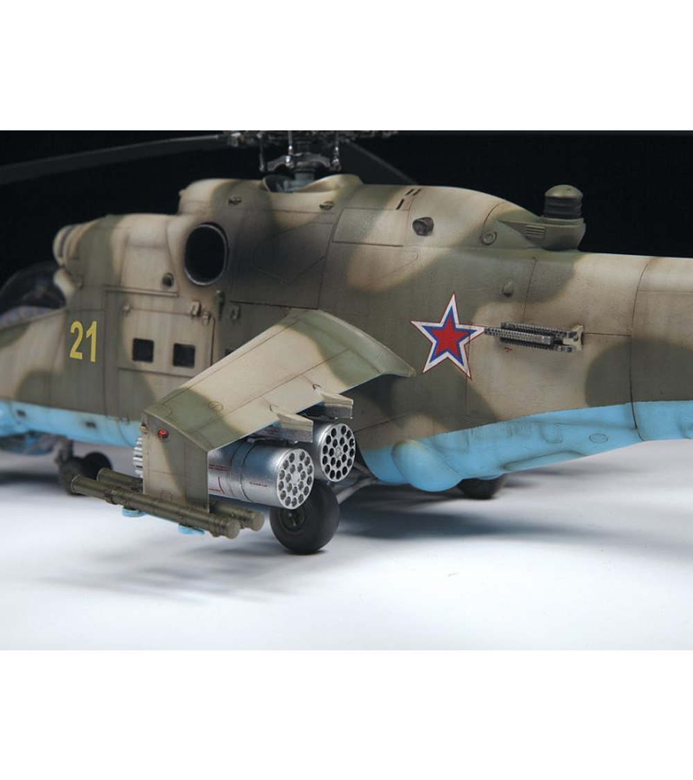 Сборная модель ZVEZDA Советский ударный вертолёт Ми-24П, 1/48