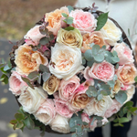 🌸 Миндальный микс — букет интерьерных и ароматных садовых роз — 8 марта у Феи