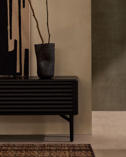 Тумба под телевизор Lenon, 2 дверцы черная из массива и шпона дуба