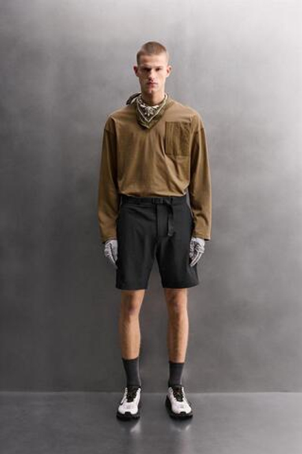 ZARA ТЕХНИЧЕСКИЕ ШОРТЫ КАРГО, ЧЕРНЫЙ