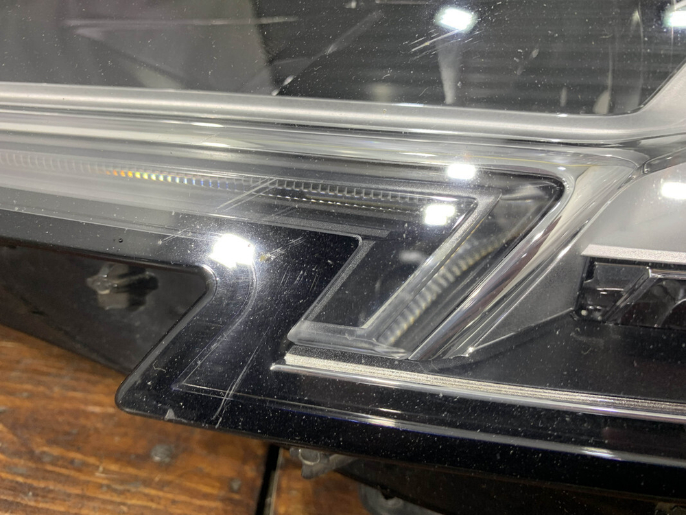 Фара левая LED Audi A4 (B9) 15-20 Б/У Оригинал 8W0941033