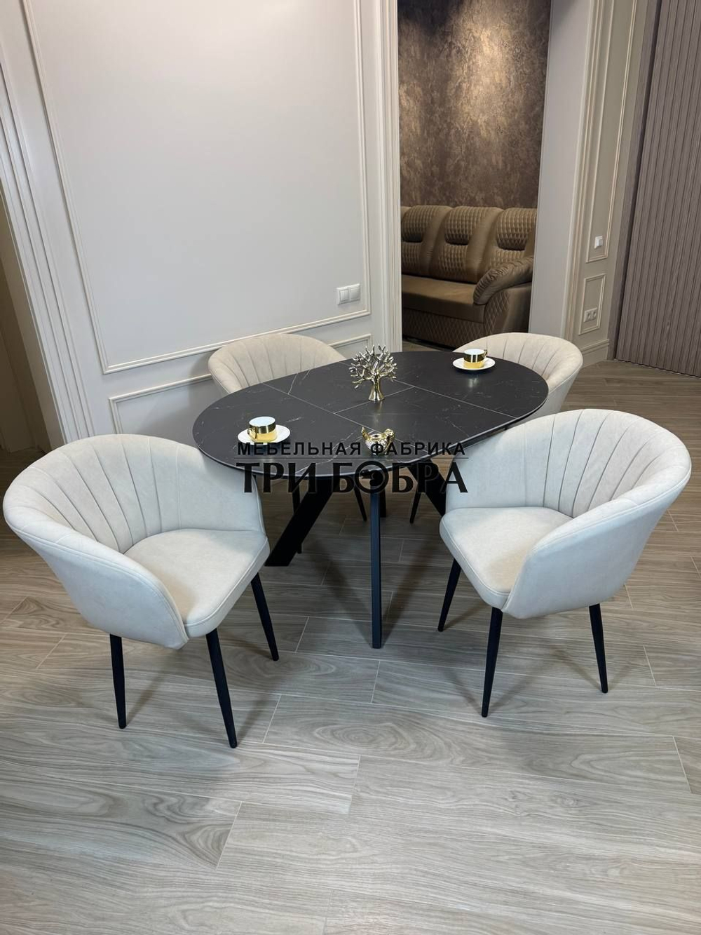 Круглый раздвижной стол "Бонжур", керамогранит, черный мрамор и стулья "Версаль"