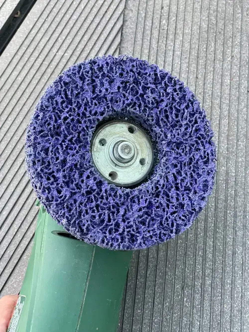 Круг / диск зачистной, коралловый, шлифовальный для УШМ. Диаметр 125 мм. Фиолетовый