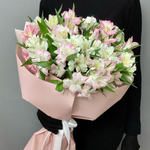 Букет 15 нежных альстромерий