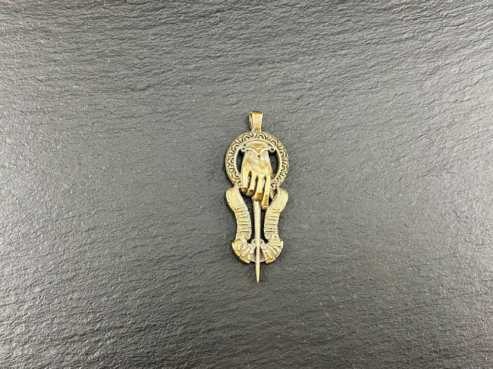 Подвеска. Десница короля. Hand of kings