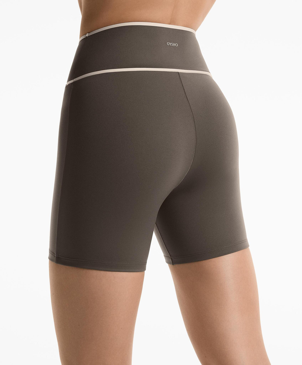 OYSHO Шорты Perfect-adapt с V-образным вырезом и талией 10 см, серо-коричневый