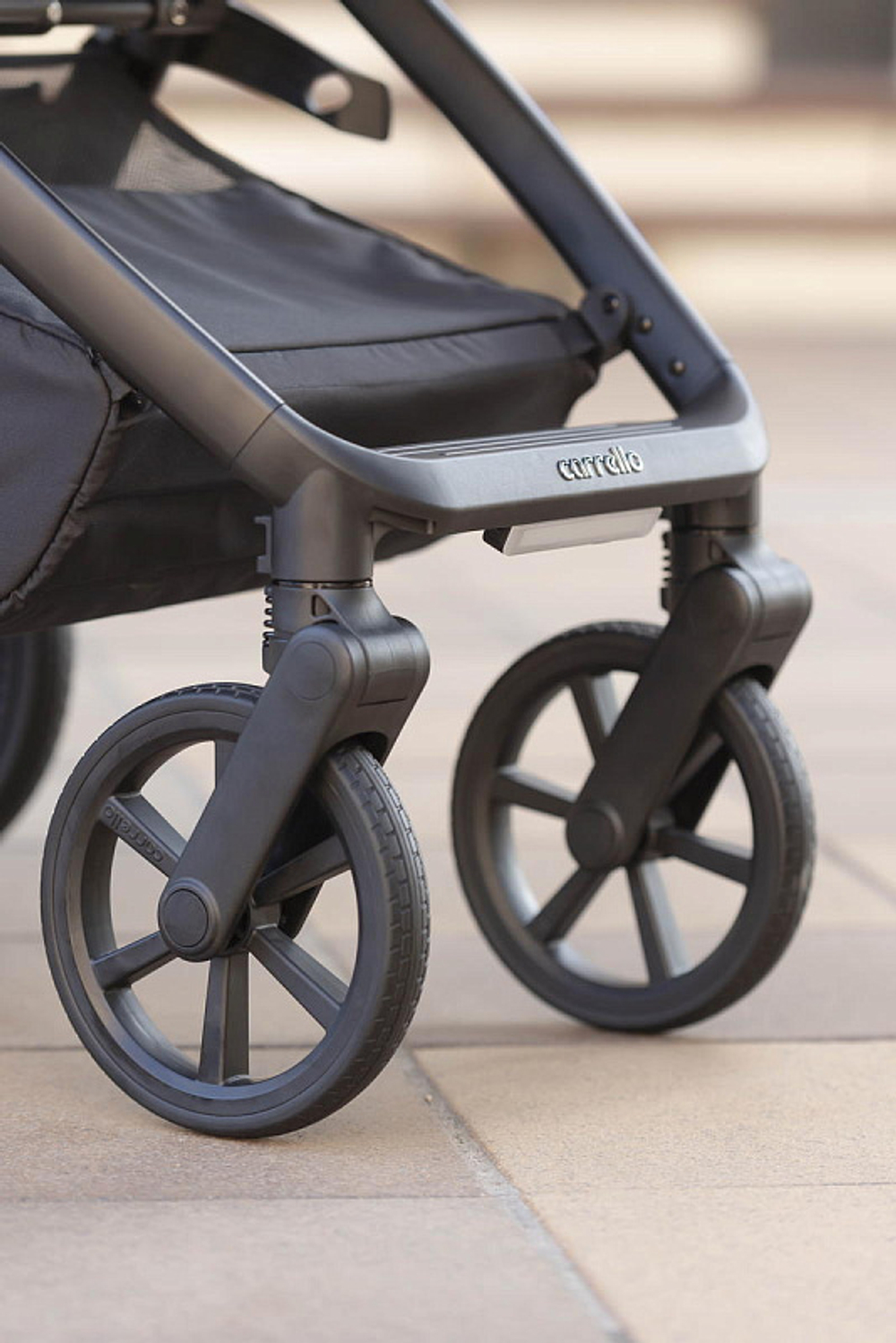 Коляска 3 в 1 Carrello Omega Plus CRL-6540 и автокресло Nova DK791 Black Line Cosmo Black