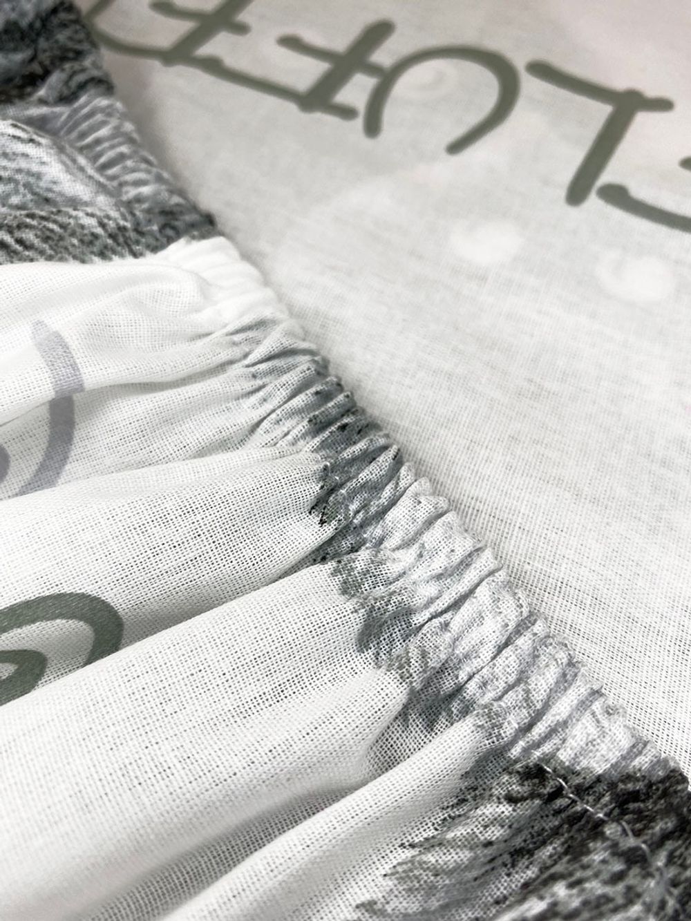 Простынь на резинке Сказка "Флиппи" 160х200 см