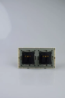 Розетка золотая с заземлением, двойная розетка с защитными шторками