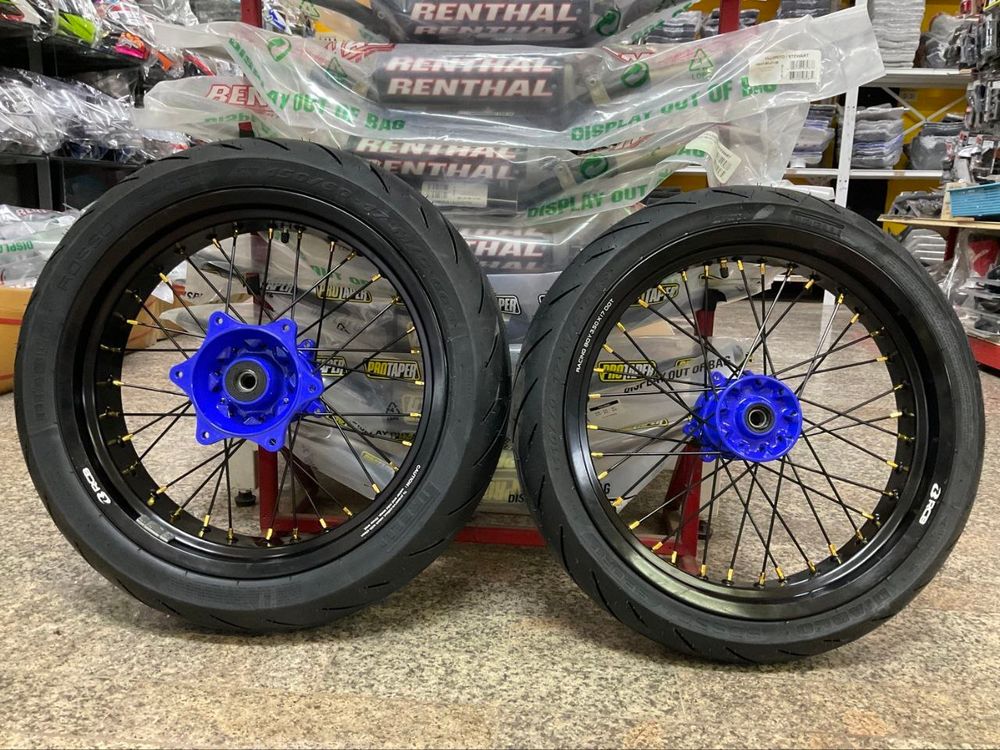 Motard wheel set for Honda CRF300L-Rally. 17 inches rims. Black/Red (ABS/non ABS)