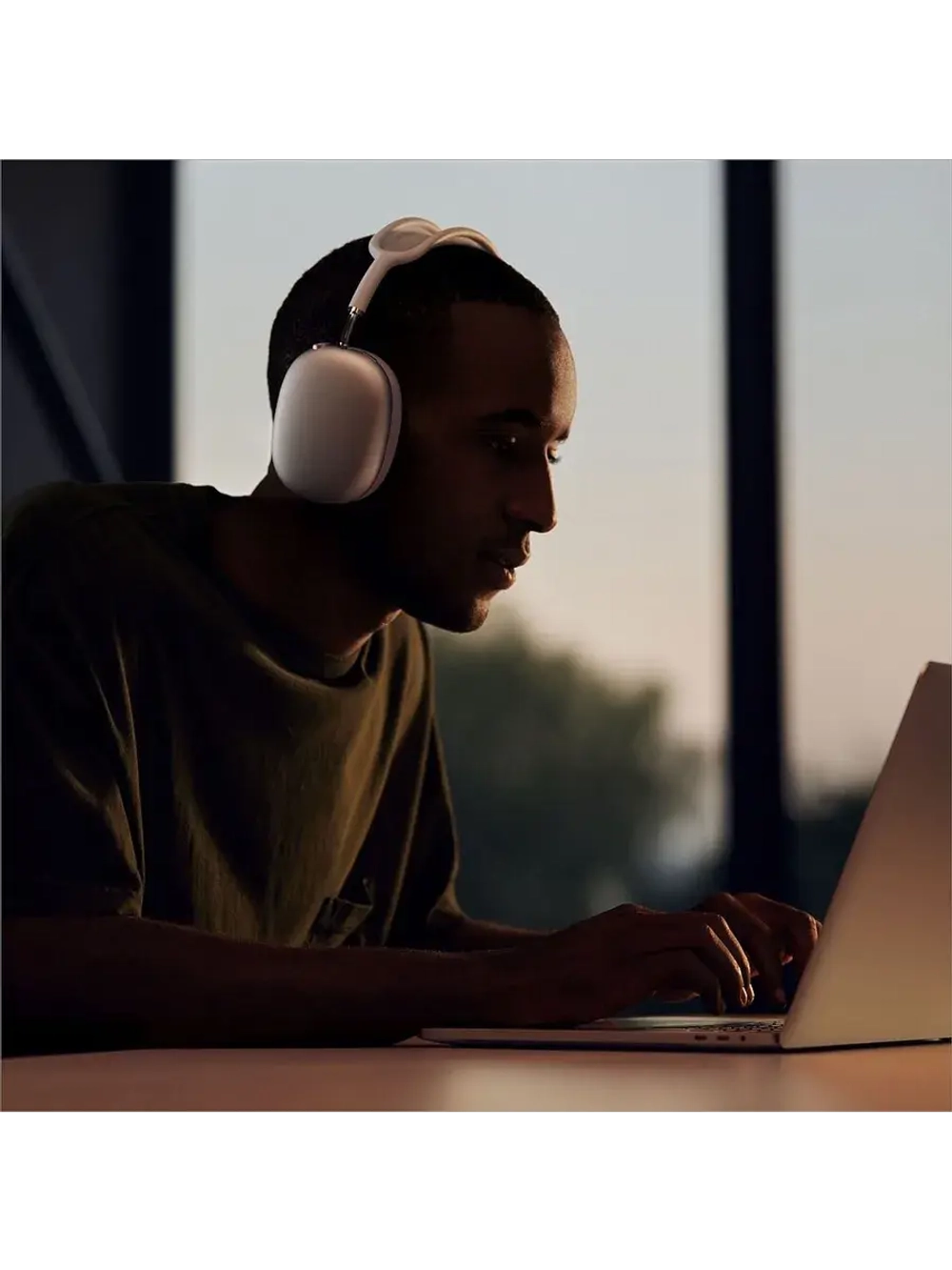 Беспроводные наушники Apple AirPods Max, серый космос
