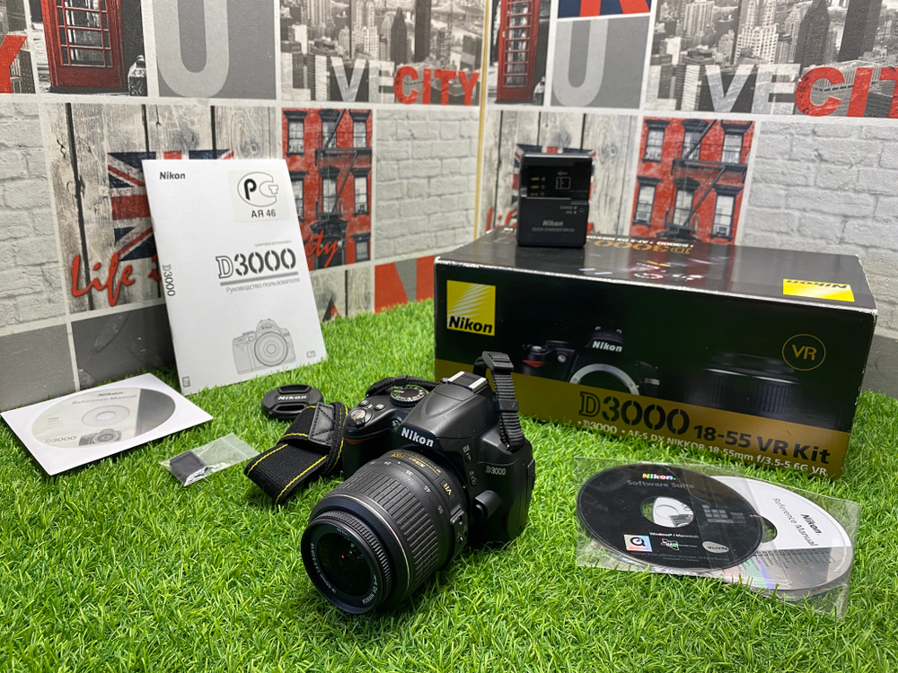 Nikon D3000 kit 18-55mm 3.5-5.6G VR 9.000 кадров