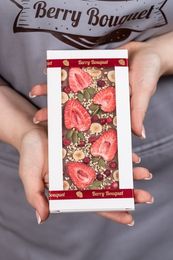 малиновая дубайская шоколадка , дубайский шоколад