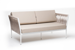 "Касабланка" диван 2-местный плетеный из роупа, каркас алюминий белый муар, роуп бежевый 20мм, ткань бежевая 15052