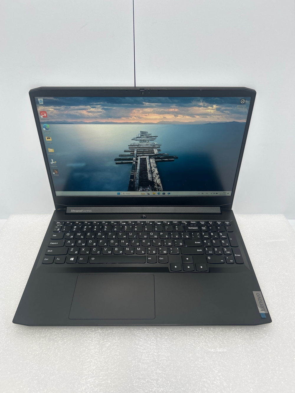 Ноутбук Lenovo IdeaPad Gaming 3 15ACH6 (82K201D1RK) 15.6"/AMD Ryzen 5 5600H/RAM 8GB/SSD 256GB/Nvidia RTX3050 4GB/1920*1080/IPS/DOS/Подсветка кл-ры: LED/Черный. Состояние: Уценка/царапины на матрице и корпусе