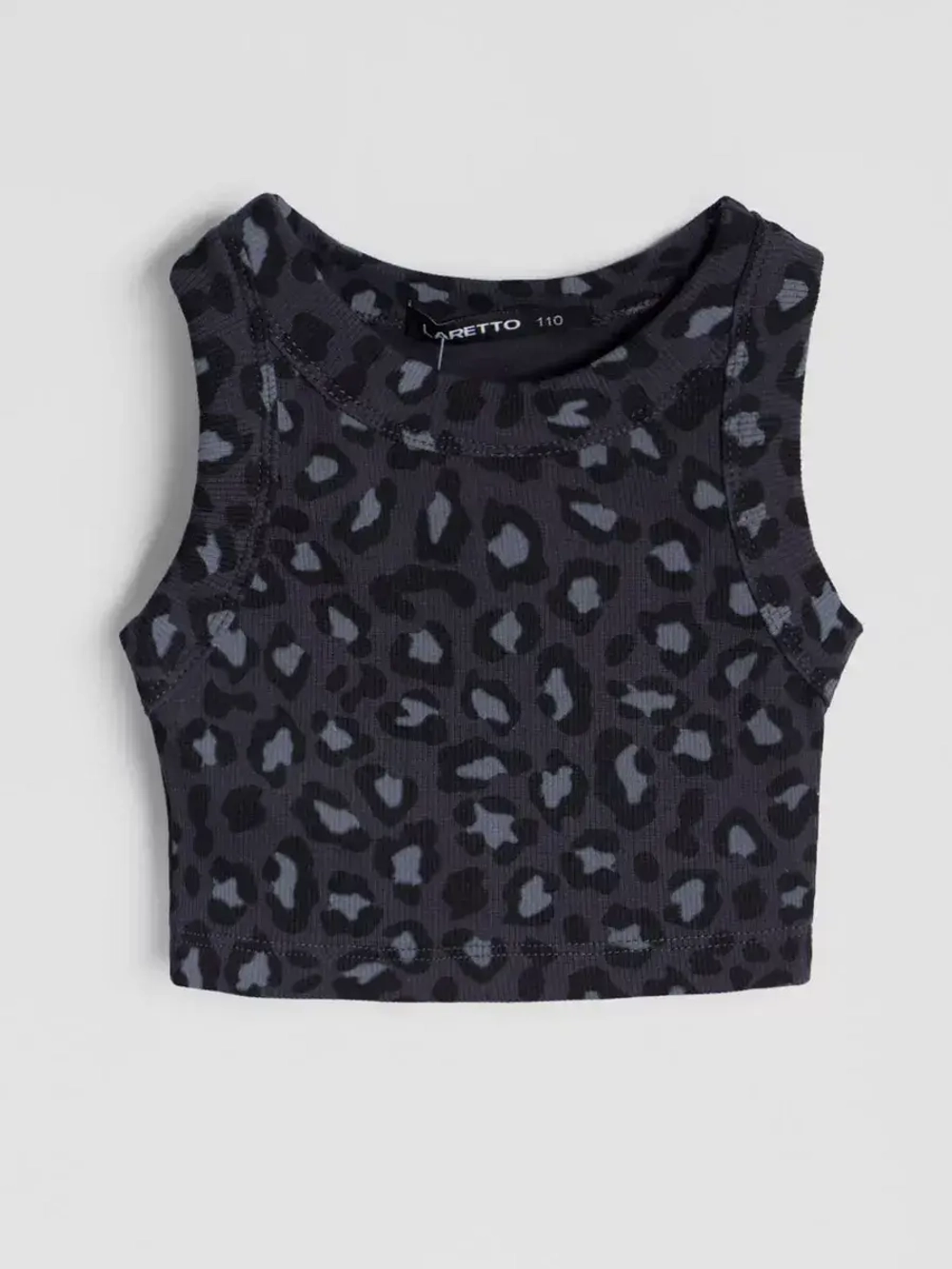 Черный костюм для девочки с шортами бермудами