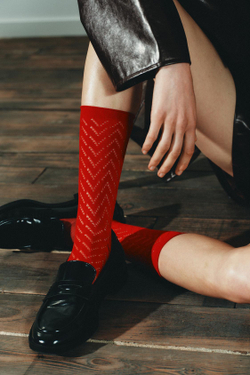 ZARA НОСКИ С АЖУРНЫМ УЗОРОМ ИЗ ВИСКОЗЫ, КРАСНЫЙ