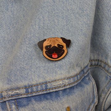 Деревянный значок. Голова Мопса