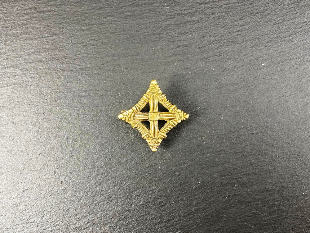 Фибула. Бирка, Мосгард 9-11 в. (крест)