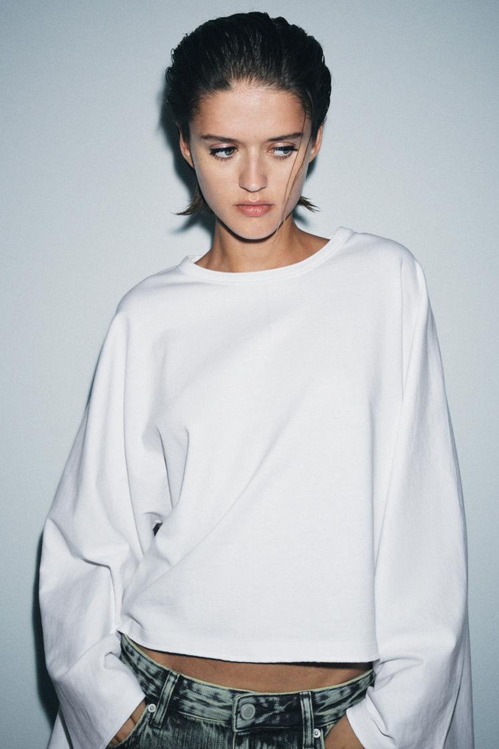 ZARA ФУТБОЛКА С РУКАВАМИ-КРЫЛЫШКАМИ, БЕЛЫЙ