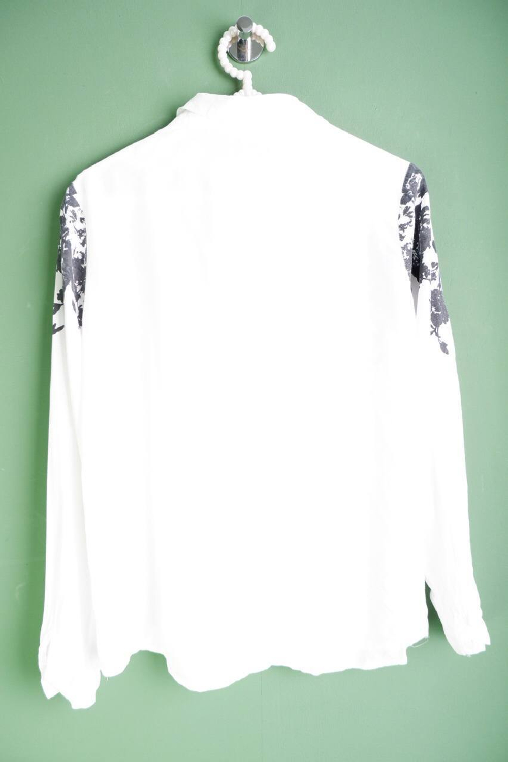 Блузка Reserved с акцентными деталями, визуально на 42 размер