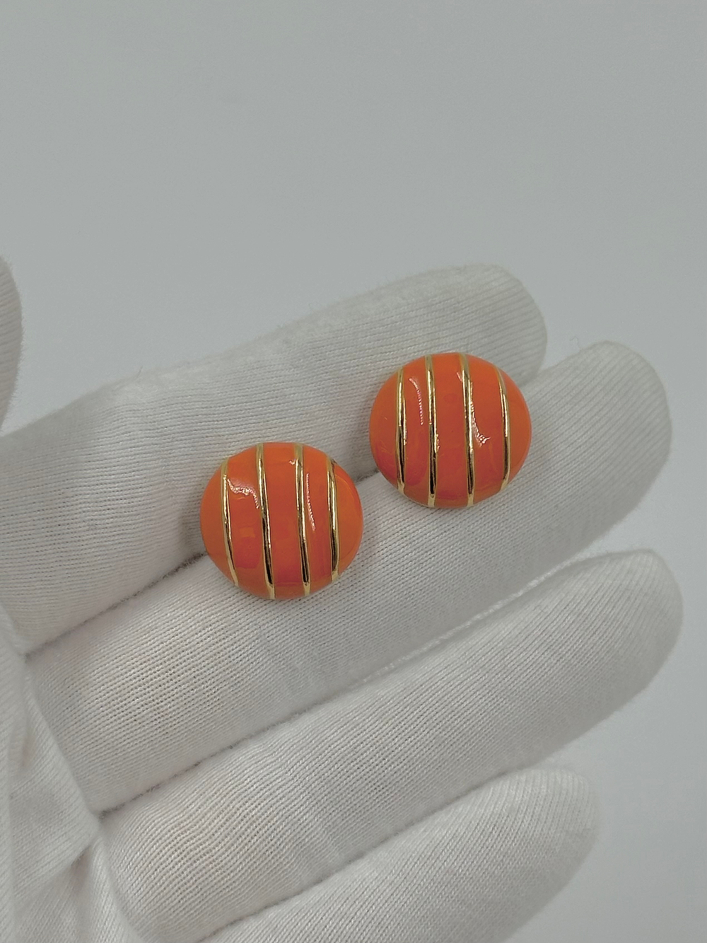 Серьги с оранжевой эмалью